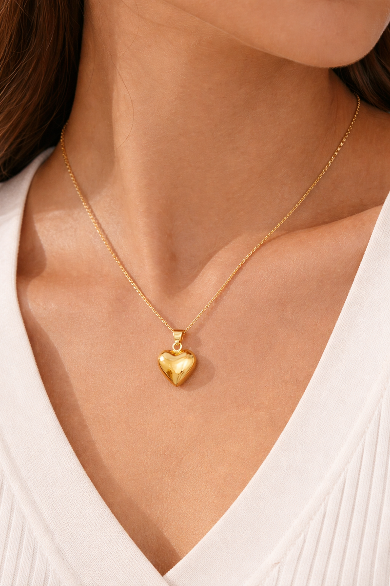 Gold-Tone Heart Shaped Pendant Necklace for Women – Elegant Fashion Jewelry