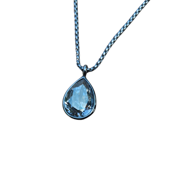 Stainless Steel Crystal Teardrop Pendant Necklace for Women – Silver-Tone Elegant Fashion Jewelry