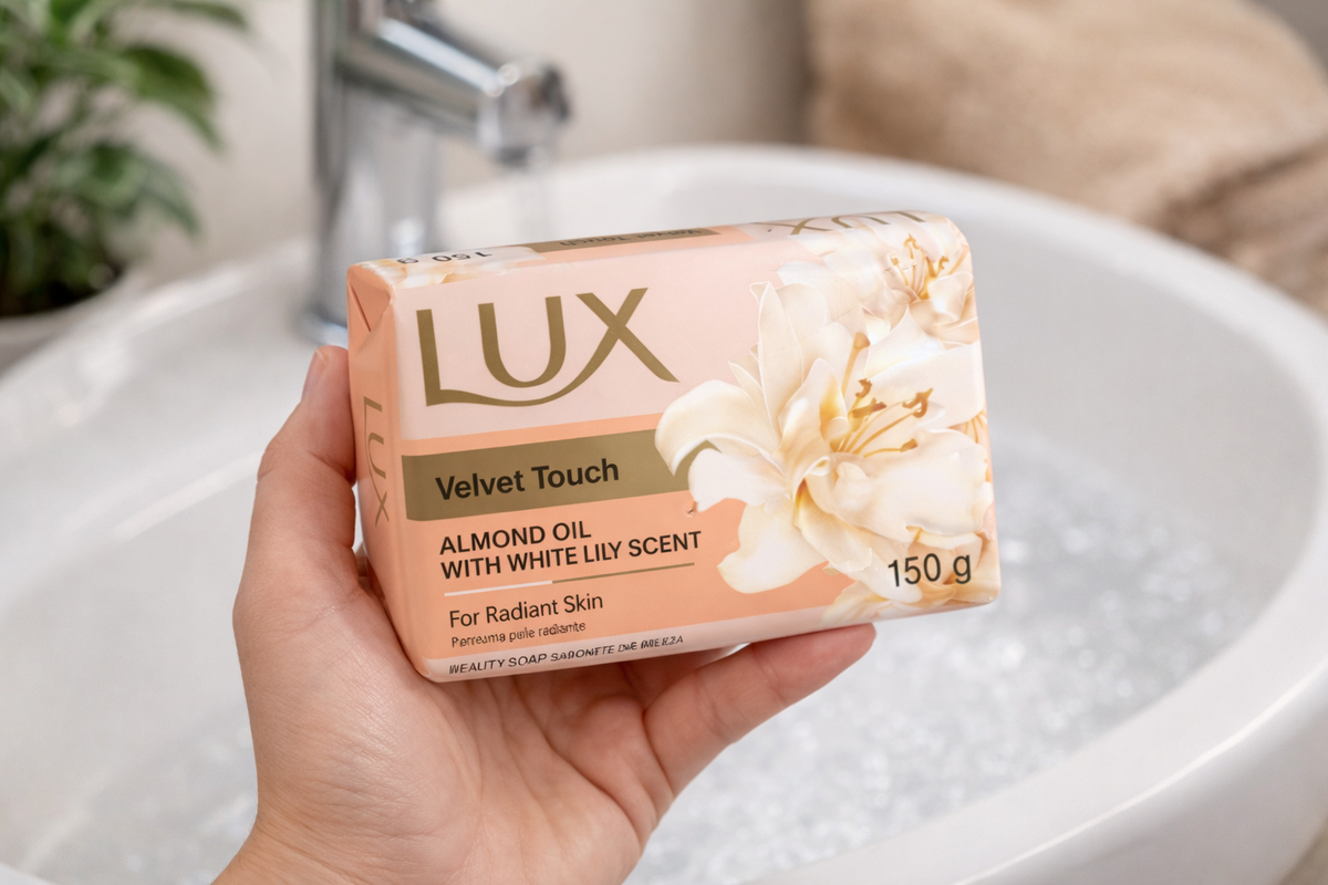 Lux Velvet Touch Beauty Soap Bar 150g x 6 Pack with Almond Oil & White Lily Scent – Moisturising Creamy Bath Soap for Soft & Radiant Skin