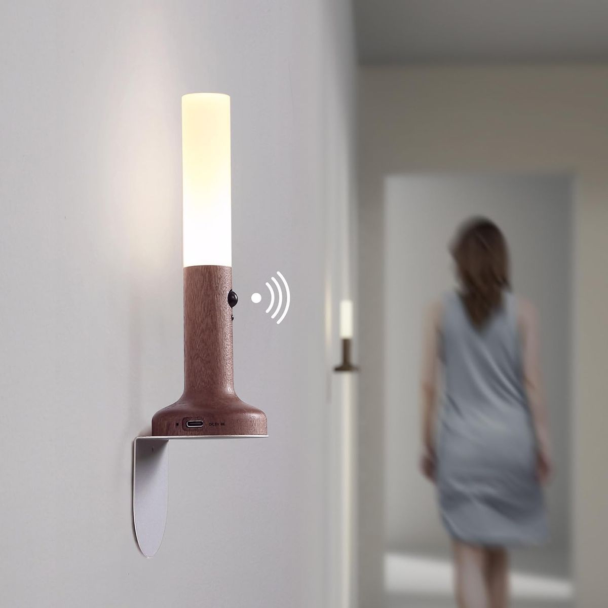 Rechargeable Motion Sensor LED Night Light with Wood Finish Base – USB Magnetic Bedside Wall Lamp