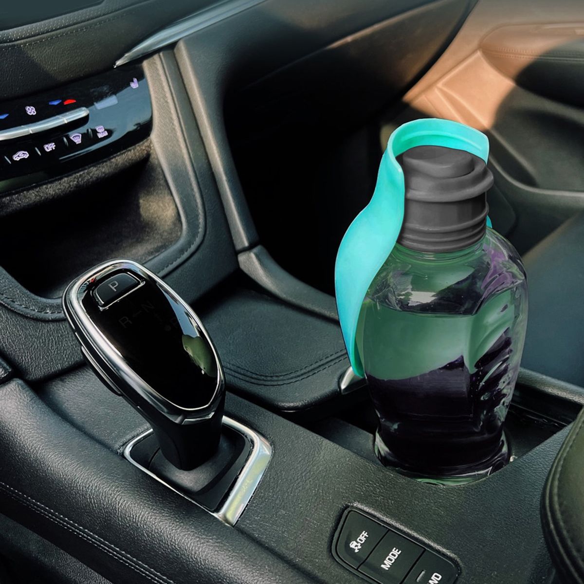 Portable Dog Water Bottle 800ml – Foldable Travel Water Bottle with Drinking Cup & Strap for Dogs